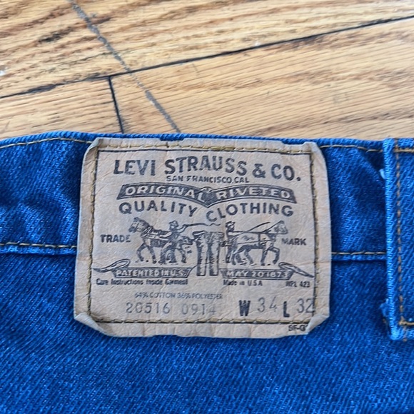 Vintage Straight Leg Orange Tab Levis in Medium Blue Wash - Picture 6 of 6